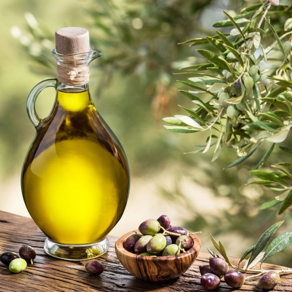 Олив ойл масло оливковое. Оливковое масло с приправами. Масло оливы это. Масло оливы это. Масло оливы это.